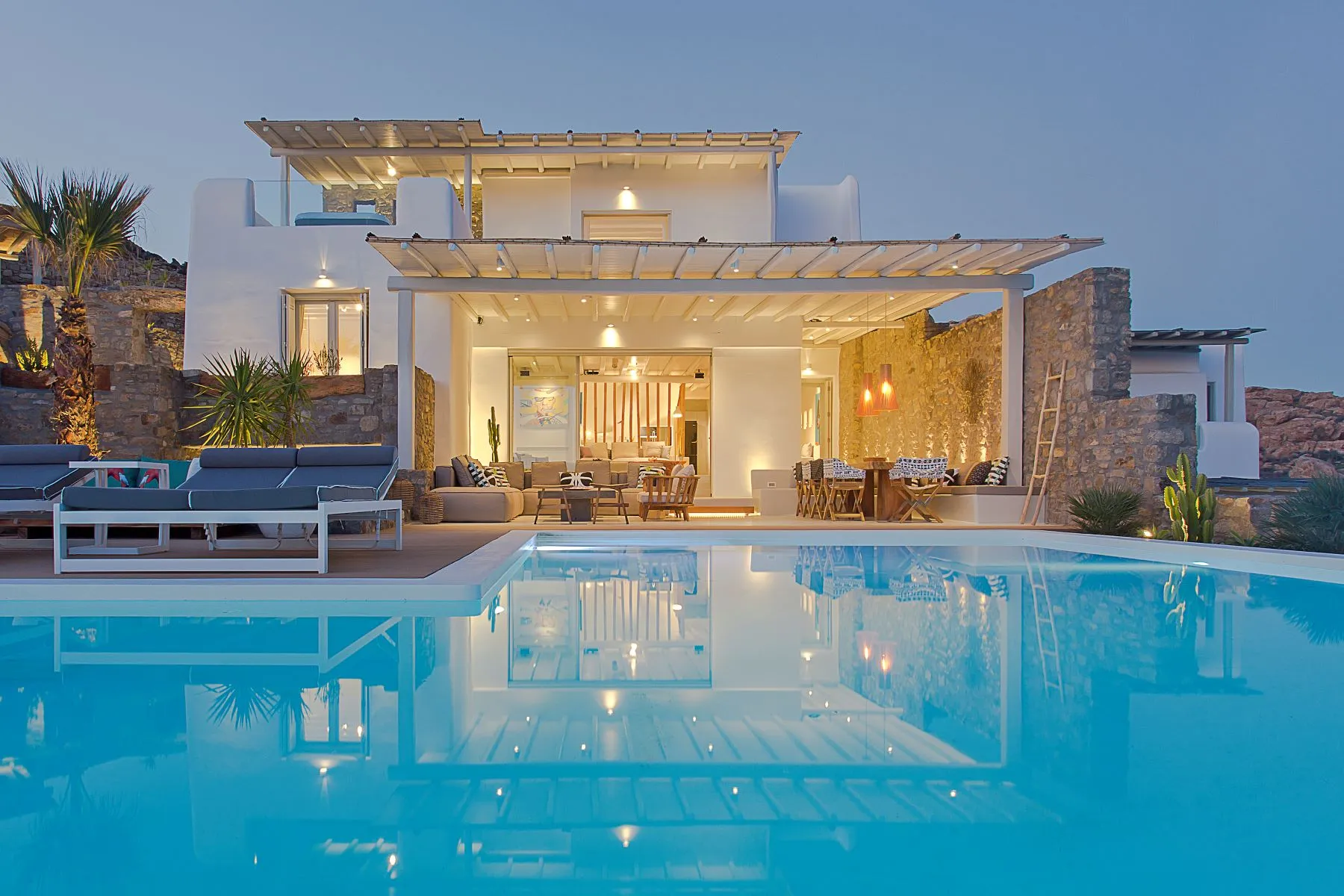 maison design à Mykonos avec piscine