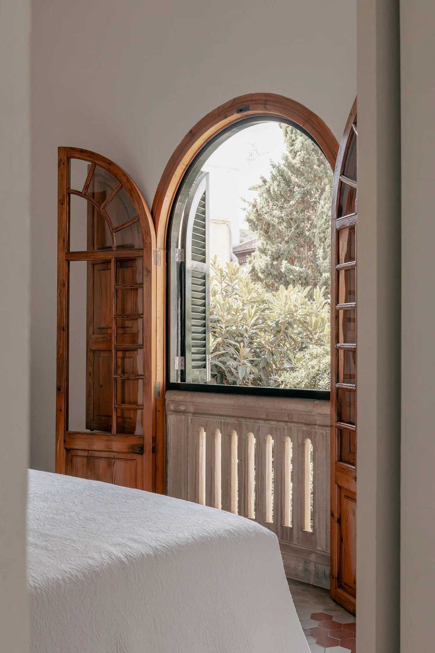 chambre rustique avec carreaux de ciment anciens appartement comme une maison à Majorque