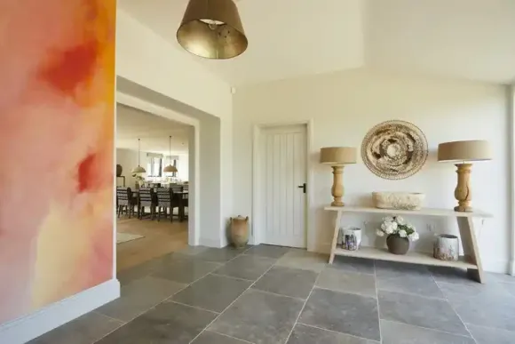 entrée grange rénovée