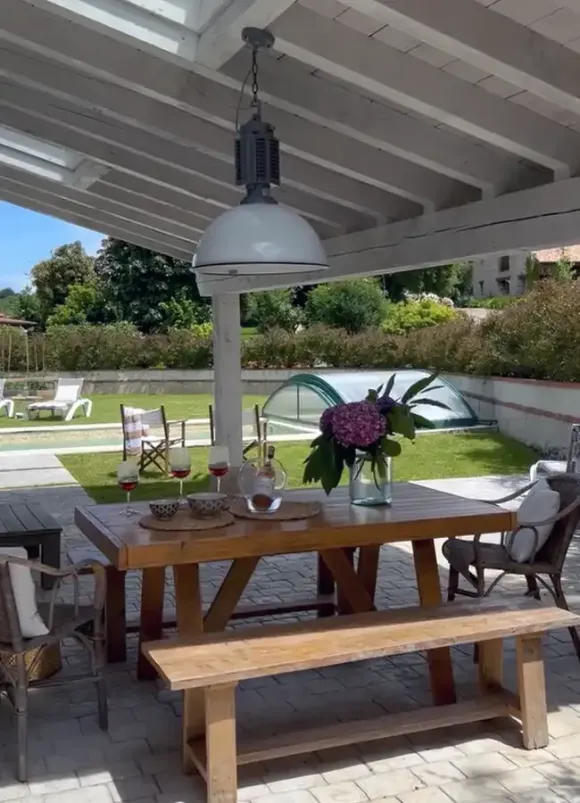 terrasse abritée maison rénovée Espagne