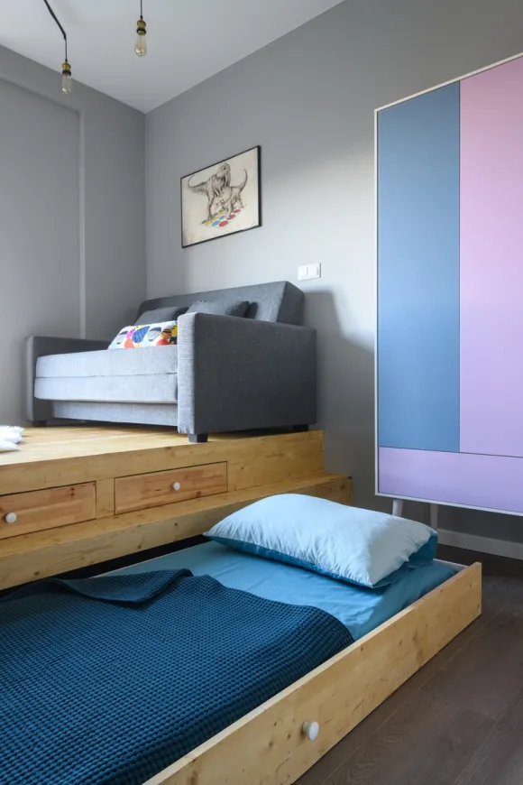 salon studio 18m2 avec estrade podium décoration moderne