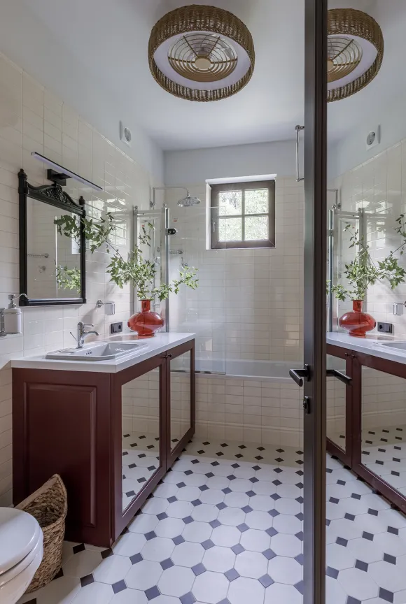 salle de bain sol cabochons noirs et blanc