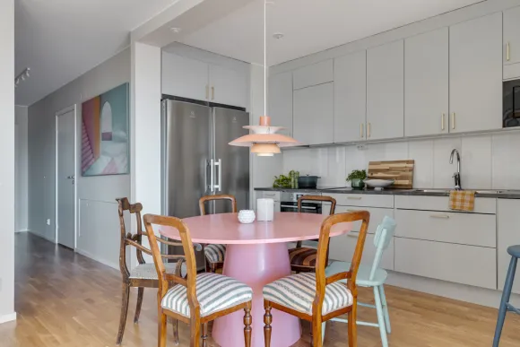 cuisine et salle à manger appartement moderne et coloré de 76m2 décoration scandinave