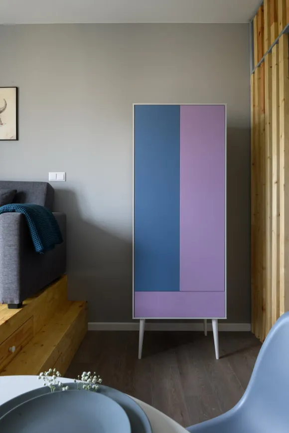 salon studio 18m2 avec estrade podium décoration moderne