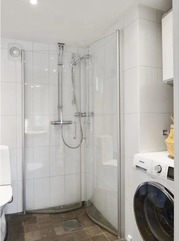 salle d'eau blanche