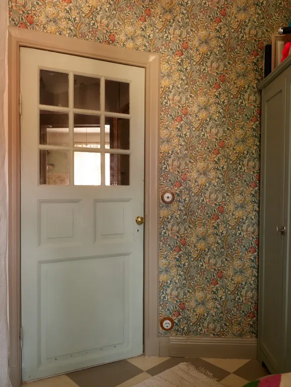 chambre vintage murs papier peint William Morris Lys d'or