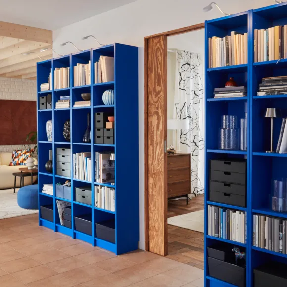 bibliothèque Billy IKEA bleu vif Les 5 meubles Ikea les plus vendus en France