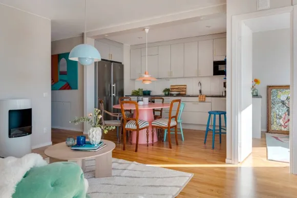 salon salle à manger et cuisine appartement moderne et coloré de 76m2 décoration scandinave