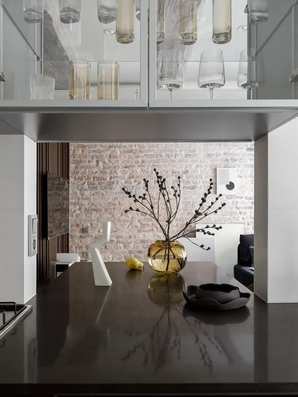 cuisine avec passe-plat dans studio 35m2 décoration contemporaine