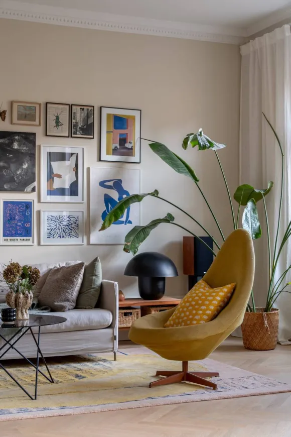 salon décoration mid-century appartement ancien rénové