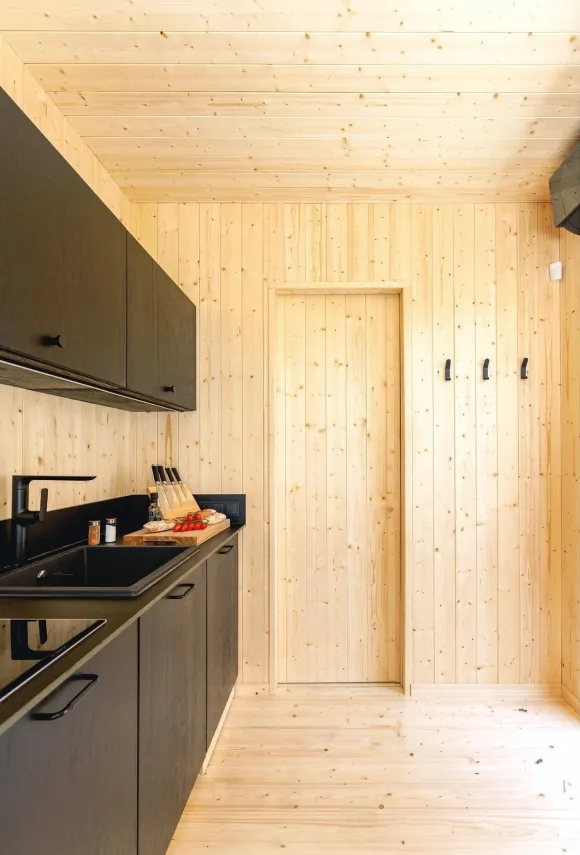 tiny house 15m2 Hidden Base par Tiny Smart House Polska