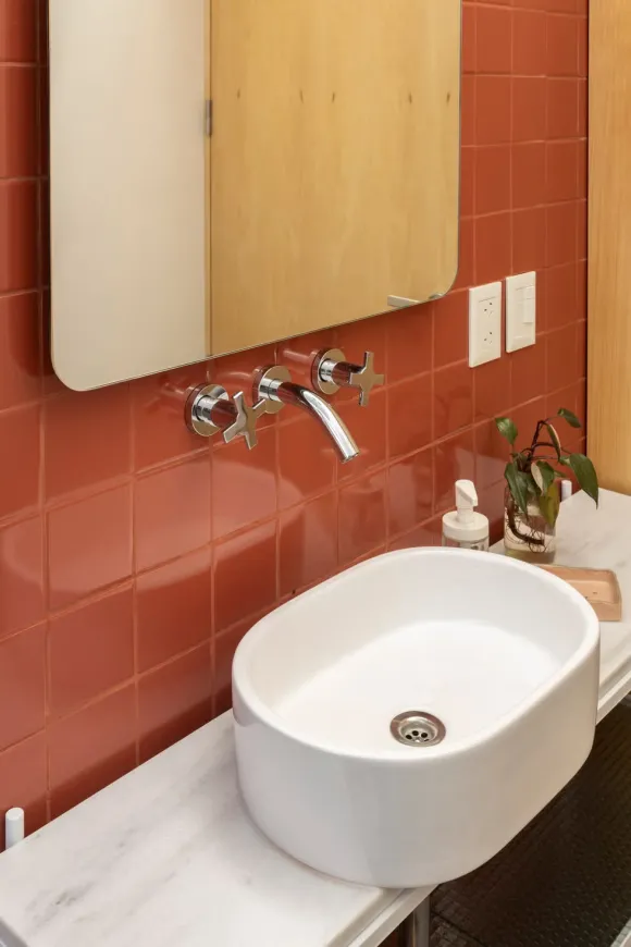 salle de bain design corail