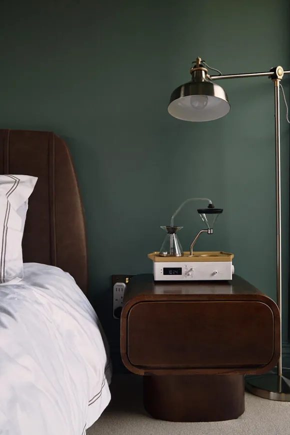 chambre murs et plafond vert maison victorienne décoration contemporaine