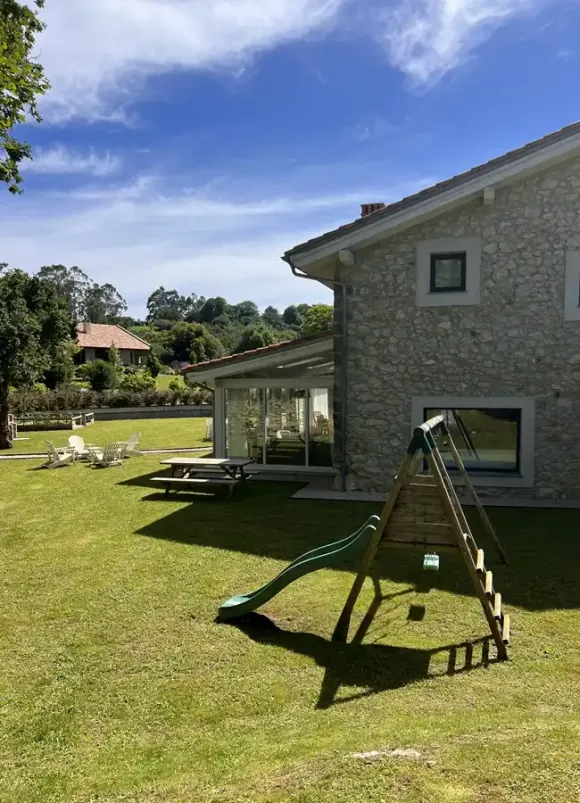 maison ancienne en pierres rénovée en Espagne