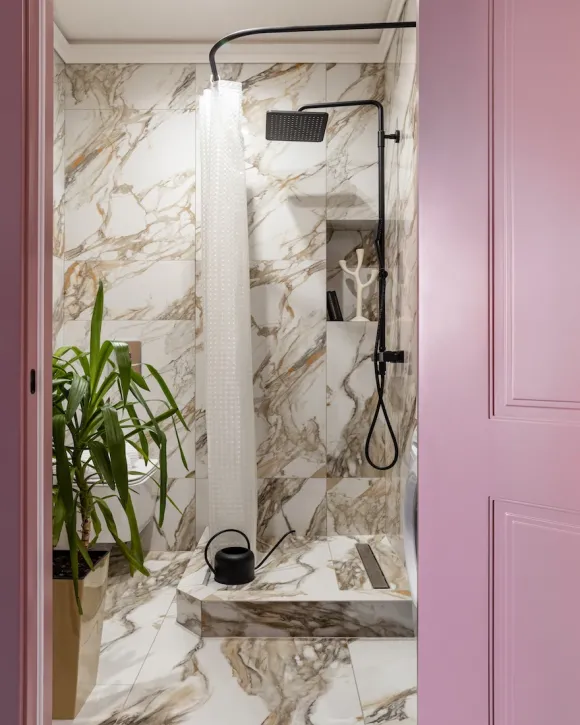salle de bain marbre décoration contemporaine studio 24m2