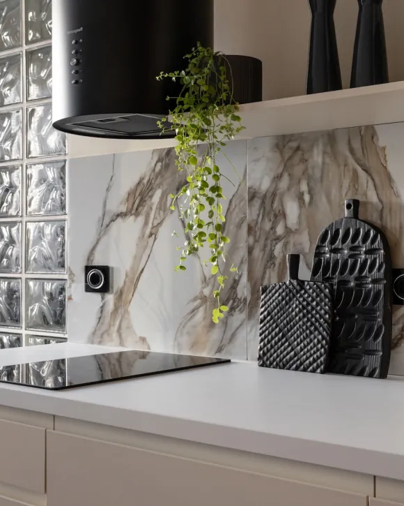 cuisine design marbre décoration contemporaine studio 24m2