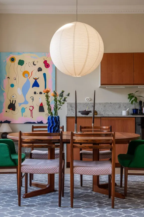 cuisine et salle à manger décoration mid-century appartement ancien rénové