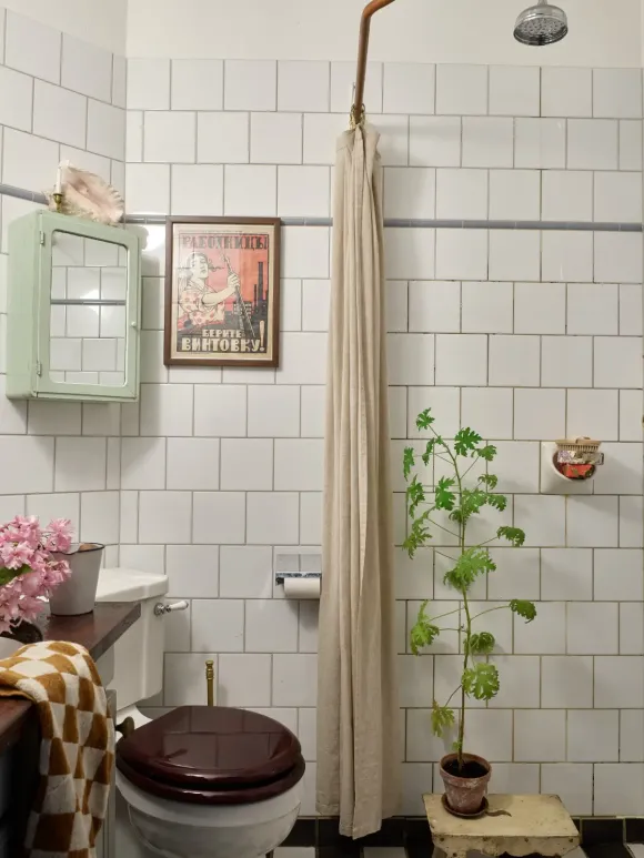 salle de bain style rustique carrelage blanc