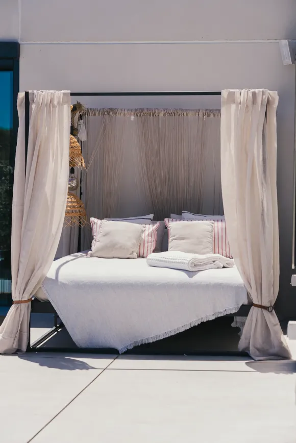 lit de jardin baldaquin