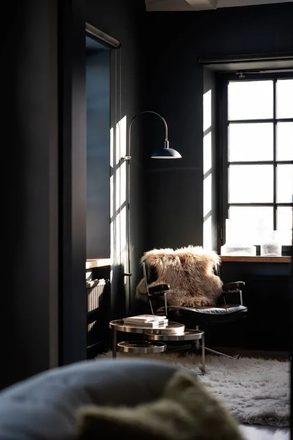 chambre mur gris béton décoration scandinave