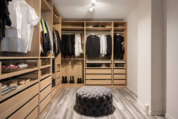 dressing bois IKEA Pax
