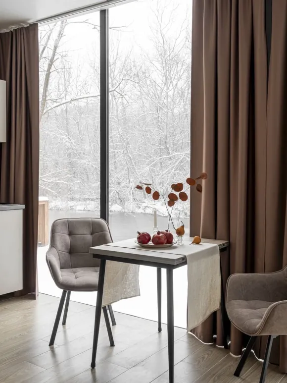 cuisine et salle à manger décoration design grise petite maison miroir de 36m2