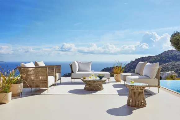 terrasse avec mobilier AM PM outdoor 2026
