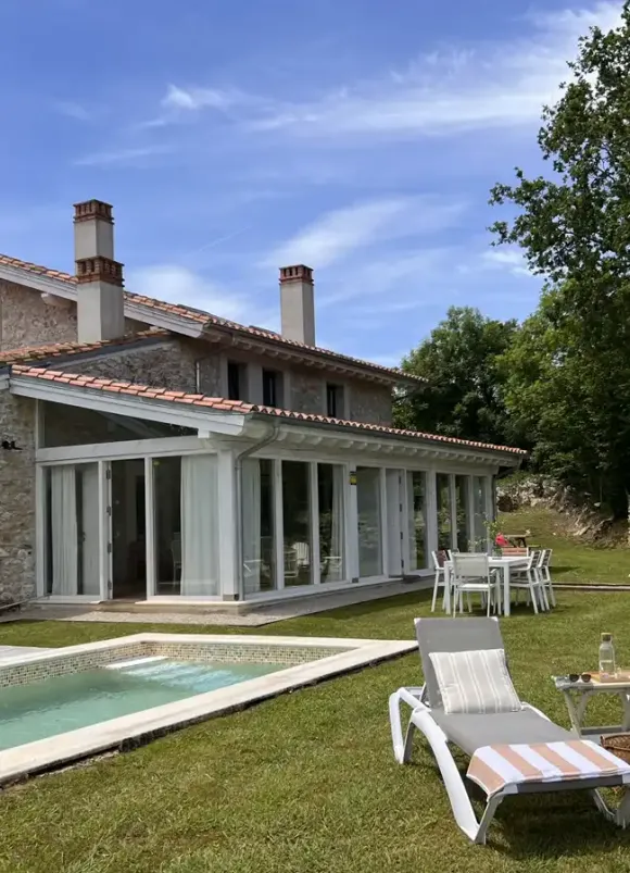 maison ancienne en pierres rénovée en Espagne