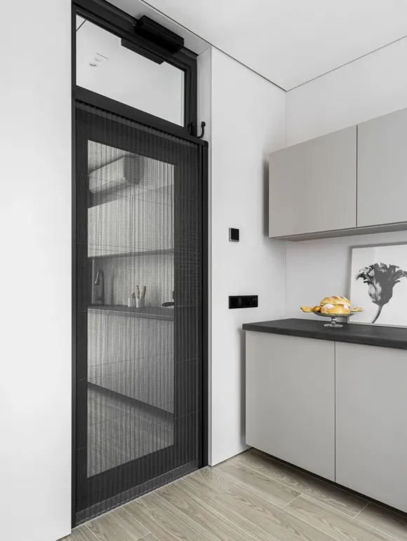 cuisine décoration design grise petite maison miroir de 36m2