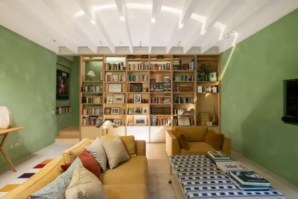 salon mur vert décoration contemporaine maison victorienne rénovée Londres