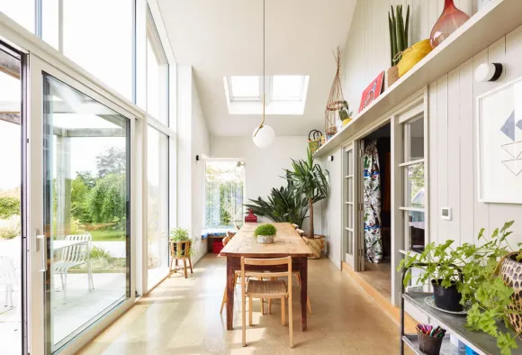 salon maison contemporaine source Velux