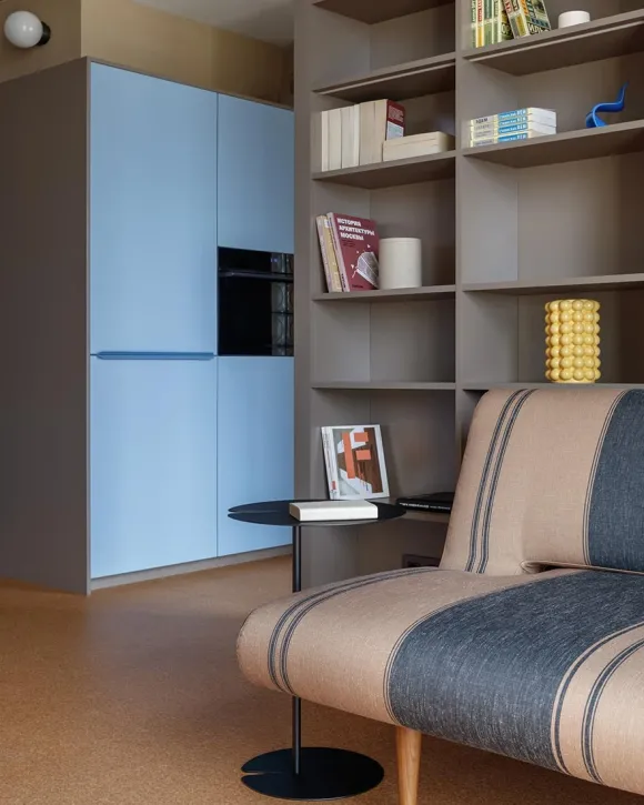 cuisine bleue et salon studio 41m2 transformé en deux-pièces