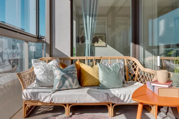 balcon appartement moderne et coloré de 76m2 décoration scandinave
