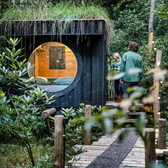 petite maison façade noire BushBox