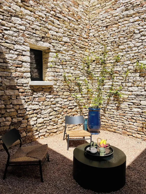 maison en pierres sèches contemporaine avec piscine Gordes villa AVA