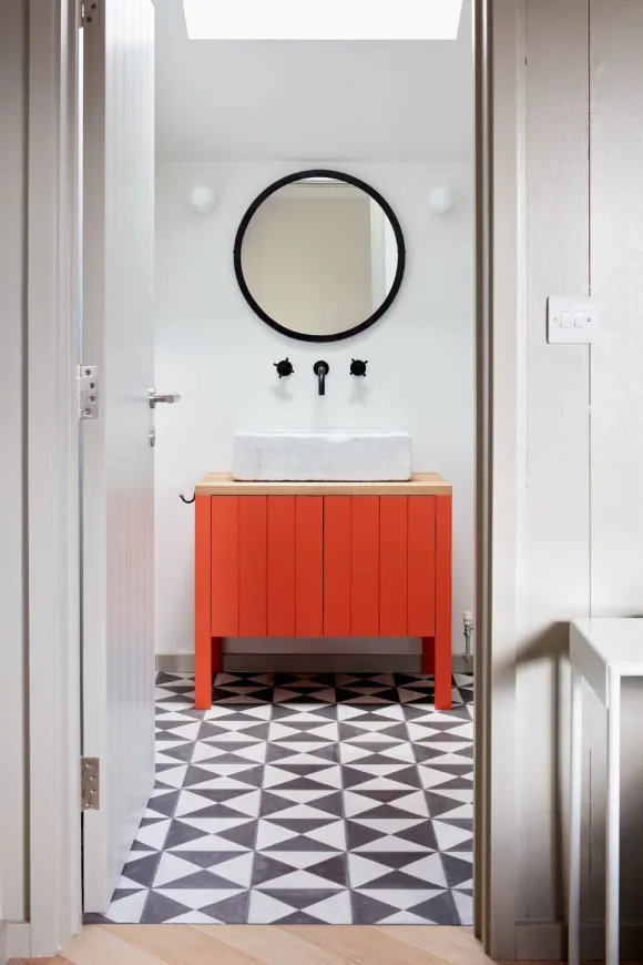 salle de bain maison contemporaine source Velux