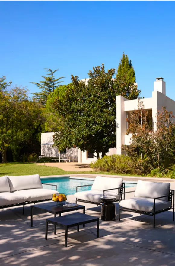 jardin avec piscine maison contemporaine